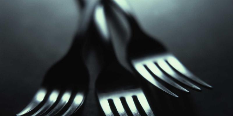 阿萨卢耶的宗教多样性：探访什叶派圣地与千年印度教寺庙遗迹